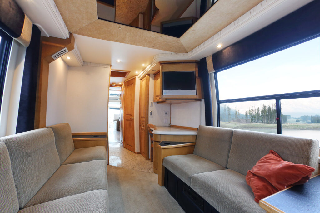 Westcoast Luxury Coach Lines